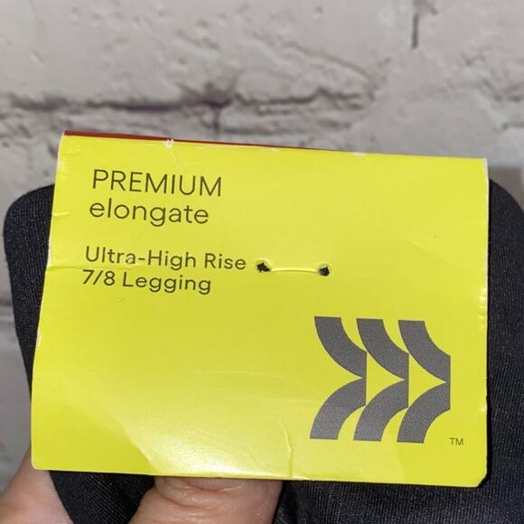 NWT All in Motion Camouflage Ultra High Rise 7/8 Leggings - Picture 7 of 7